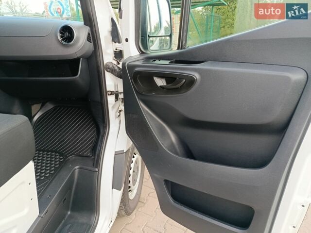 Білий Мерседес Sprinter, об'ємом двигуна 2.99 л та пробігом 370 тис. км за 33700 $, фото 38 на Automoto.ua
