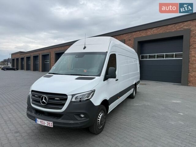 Белый Мерседес Sprinter, объемом двигателя 2.99 л и пробегом 246 тыс. км за 66191 $, фото 2 на Automoto.ua