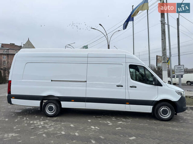 Белый Мерседес Sprinter, объемом двигателя 2.99 л и пробегом 51 тыс. км за 67167 $, фото 2 на Automoto.ua