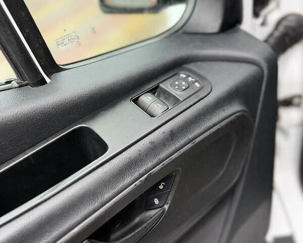 Белый Мерседес Sprinter, объемом двигателя 2.2 л и пробегом 308 тыс. км за 24499 $, фото 14 на Automoto.ua