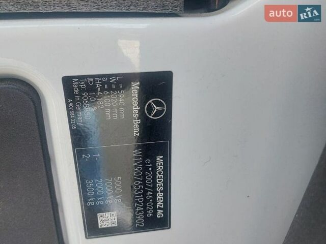 Белый Мерседес Sprinter, объемом двигателя 2.2 л и пробегом 101 тыс. км за 35500 $, фото 5 на Automoto.ua