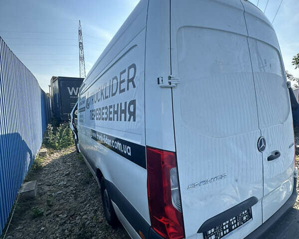 Белый Мерседес Sprinter, объемом двигателя 1.95 л и пробегом 150 тыс. км за 8000 $, фото 12 на Automoto.ua
