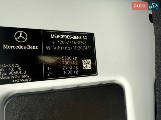 Белый Мерседес Sprinter, объемом двигателя 2.99 л и пробегом 171 тыс. км за 60164 $, фото 31 на Automoto.ua