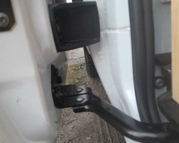 Белый Мерседес Sprinter, объемом двигателя 1.95 л и пробегом 214 тыс. км за 24900 $, фото 62 на Automoto.ua