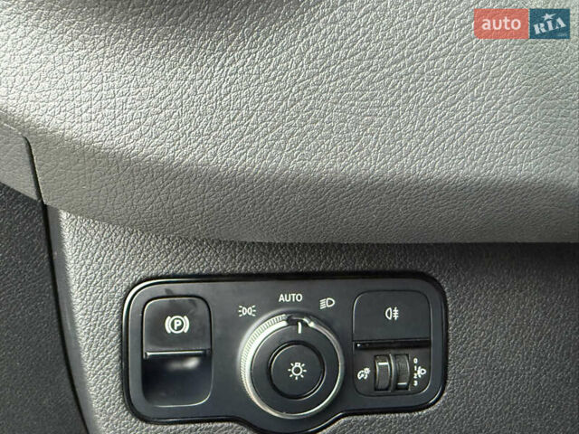 Белый Мерседес Sprinter, объемом двигателя 2.2 л и пробегом 268 тыс. км за 23800 $, фото 8 на Automoto.ua