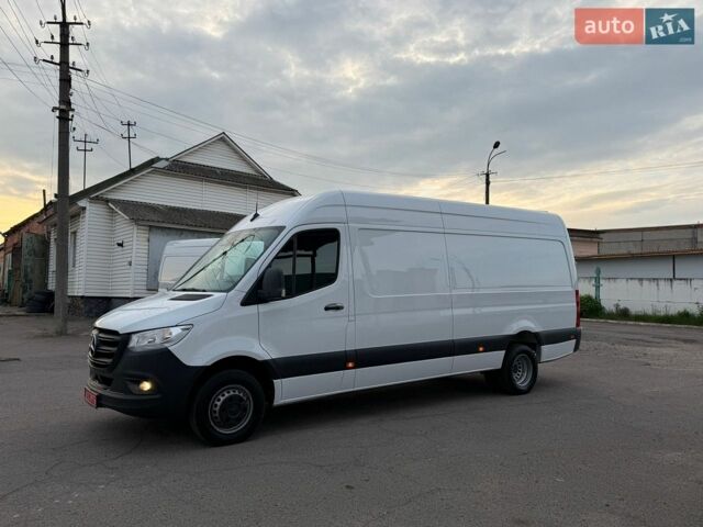 Белый Мерседес Sprinter, объемом двигателя 2.2 л и пробегом 286 тыс. км за 36600 $, фото 5 на Automoto.ua