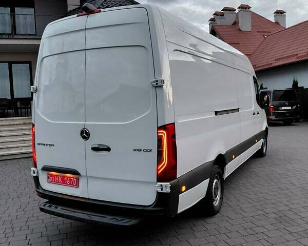 Белый Мерседес Sprinter, объемом двигателя 3 л и пробегом 365 тыс. км за 32000 $, фото 4 на Automoto.ua