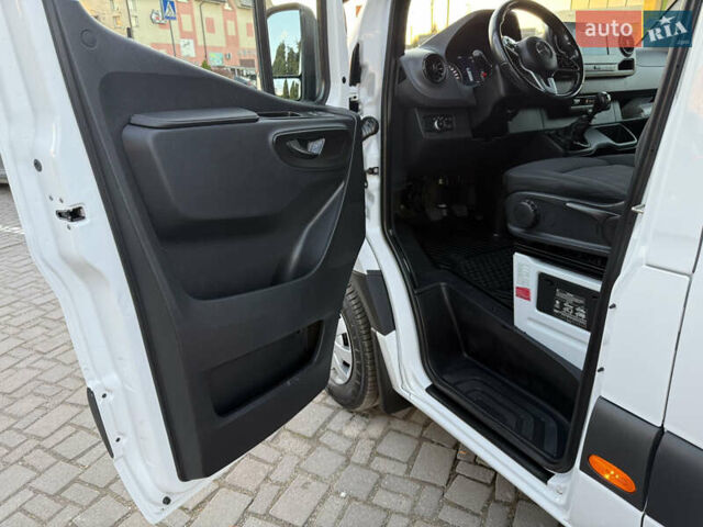 Білий Мерседес Sprinter, об'ємом двигуна 3 л та пробігом 260 тис. км за 34800 $, фото 28 на Automoto.ua