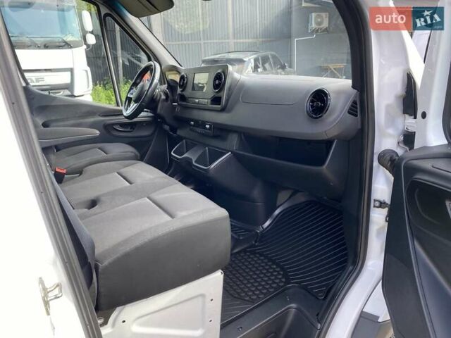 Белый Мерседес Sprinter, объемом двигателя 2.2 л и пробегом 198 тыс. км за 27999 $, фото 34 на Automoto.ua
