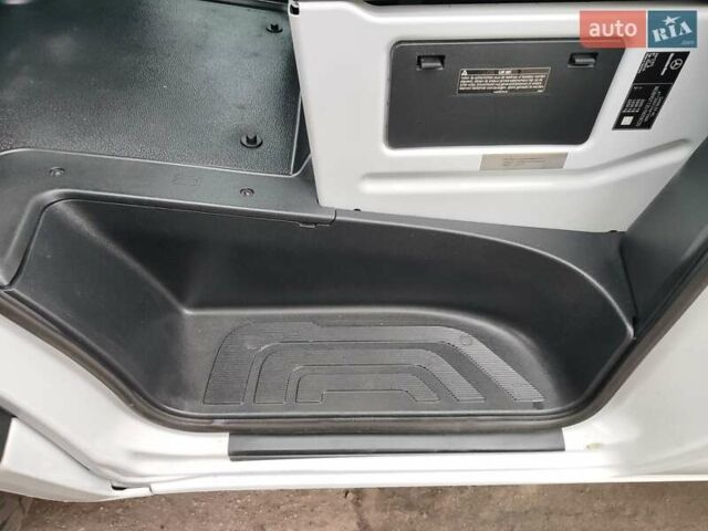 Белый Мерседес Sprinter, объемом двигателя 2.2 л и пробегом 246 тыс. км за 25700 $, фото 50 на Automoto.ua