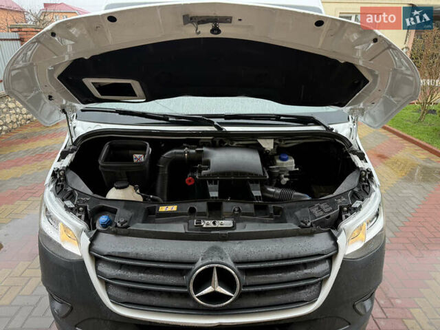 Белый Мерседес Sprinter, объемом двигателя 2.2 л и пробегом 308 тыс. км за 24499 $, фото 31 на Automoto.ua