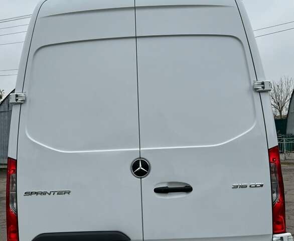 Белый Мерседес Sprinter, объемом двигателя 2.14 л и пробегом 256 тыс. км за 26900 $, фото 8 на Automoto.ua