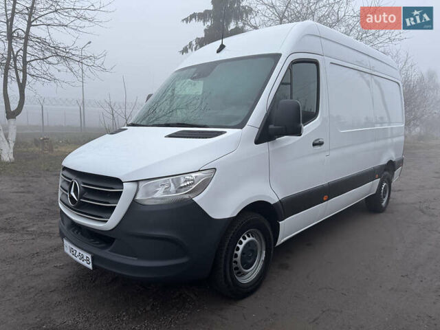 Белый Мерседес Sprinter, объемом двигателя 2.2 л и пробегом 297 тыс. км за 24700 $, фото 7 на Automoto.ua