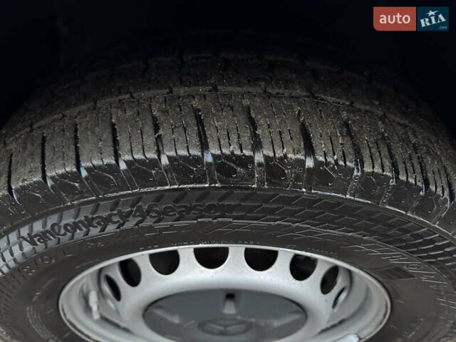 Белый Мерседес Sprinter, объемом двигателя 2.2 л и пробегом 297 тыс. км за 24700 $, фото 11 на Automoto.ua