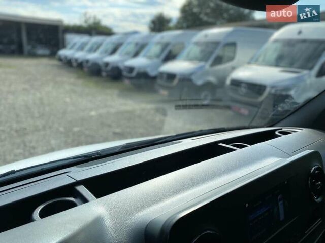 Белый Мерседес Sprinter, объемом двигателя 2.2 л и пробегом 198 тыс. км за 27999 $, фото 56 на Automoto.ua
