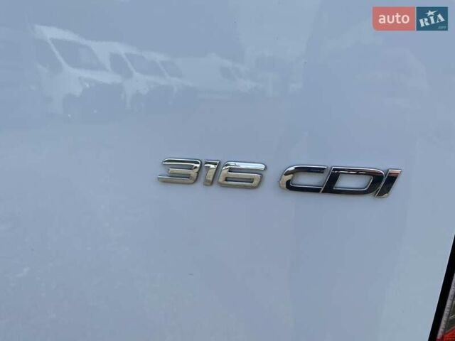 Белый Мерседес Sprinter, объемом двигателя 2.2 л и пробегом 198 тыс. км за 27999 $, фото 24 на Automoto.ua