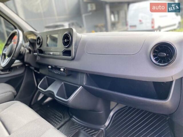 Белый Мерседес Sprinter, объемом двигателя 2.2 л и пробегом 198 тыс. км за 27999 $, фото 36 на Automoto.ua