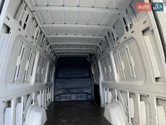 Белый Мерседес Sprinter, объемом двигателя 2.2 л и пробегом 150 тыс. км за 23370 $, фото 34 на Automoto.ua
