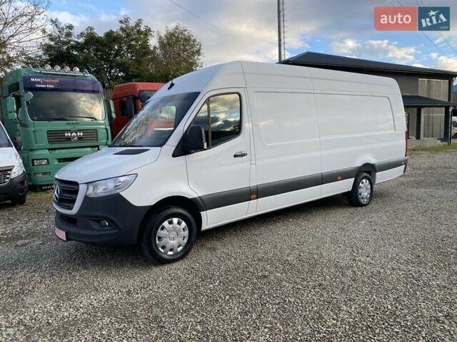 Белый Мерседес Sprinter, объемом двигателя 2.2 л и пробегом 150 тыс. км за 23370 $, фото 3 на Automoto.ua