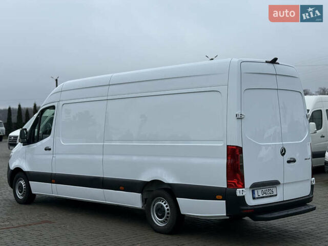 Белый Мерседес Sprinter, объемом двигателя 2.2 л и пробегом 268 тыс. км за 23800 $, фото 4 на Automoto.ua