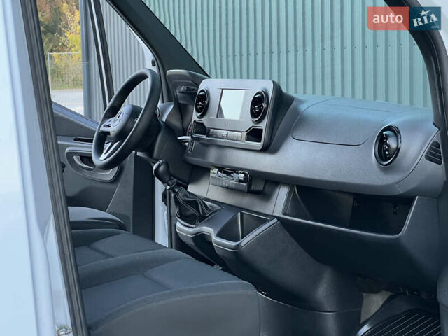 Белый Мерседес Sprinter, объемом двигателя 2.2 л и пробегом 203 тыс. км за 23800 $, фото 129 на Automoto.ua