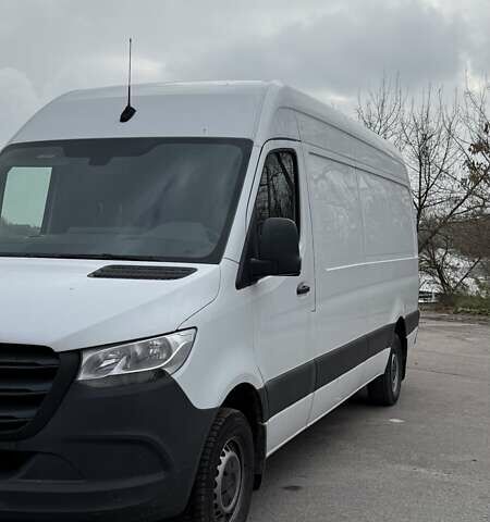 Белый Мерседес Sprinter, объемом двигателя 3 л и пробегом 207 тыс. км за 37000 $, фото 2 на Automoto.ua