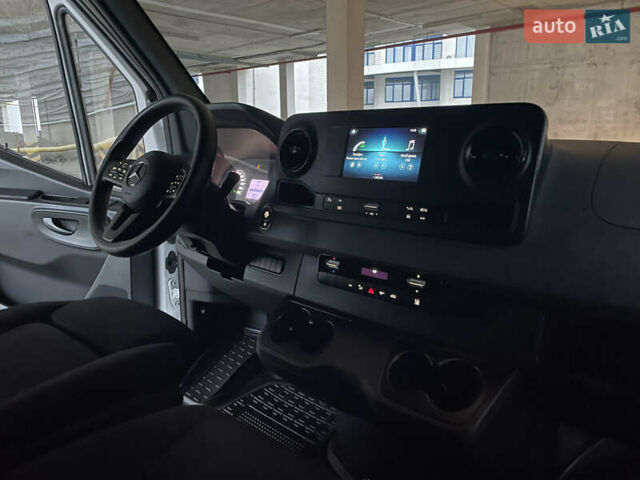 Белый Мерседес Sprinter, объемом двигателя 2 л и пробегом 250 тыс. км за 27900 $, фото 11 на Automoto.ua