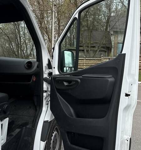 Белый Мерседес Sprinter, объемом двигателя 3 л и пробегом 207 тыс. км за 37000 $, фото 47 на Automoto.ua