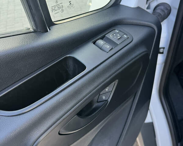 Белый Мерседес Sprinter, объемом двигателя 3 л и пробегом 158 тыс. км за 47500 $, фото 36 на Automoto.ua