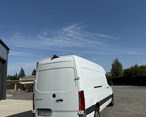 Белый Мерседес Sprinter, объемом двигателя 2.99 л и пробегом 121 тыс. км за 43400 $, фото 8 на Automoto.ua