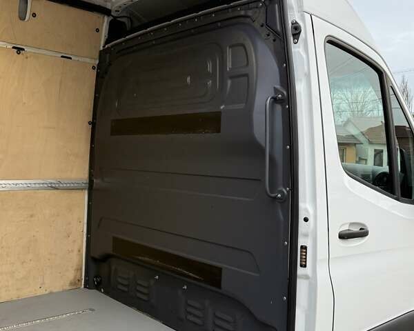 Белый Мерседес Sprinter, объемом двигателя 2 л и пробегом 210 тыс. км за 29850 $, фото 55 на Automoto.ua