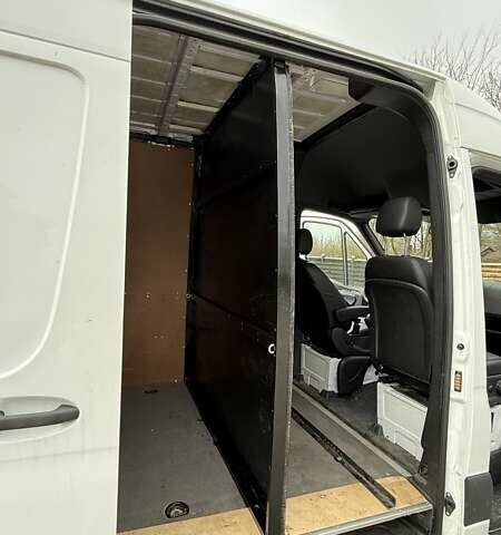 Белый Мерседес Sprinter, объемом двигателя 3 л и пробегом 207 тыс. км за 37000 $, фото 36 на Automoto.ua
