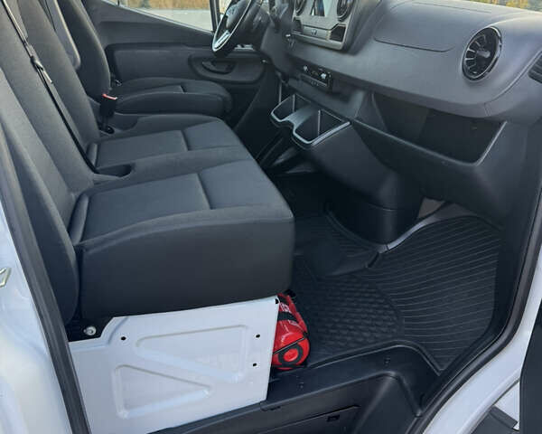 Белый Мерседес Sprinter, объемом двигателя 3 л и пробегом 158 тыс. км за 47500 $, фото 23 на Automoto.ua