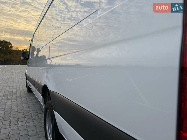 Белый Мерседес Sprinter, объемом двигателя 3 л и пробегом 6 тыс. км за 72000 $, фото 25 на Automoto.ua