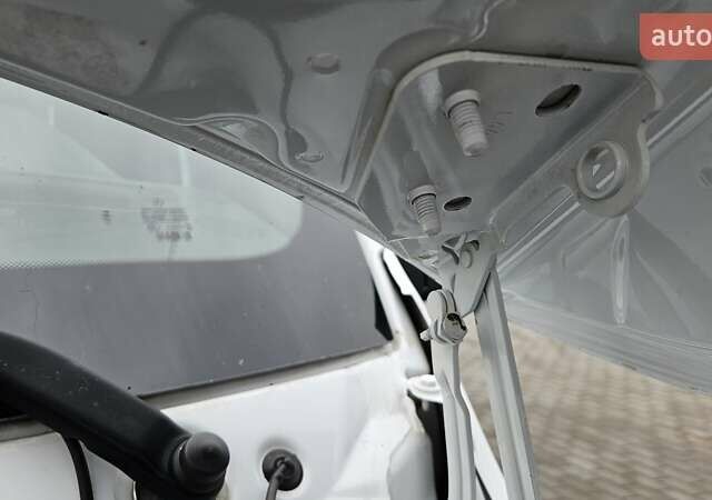 Білий Мерседес Sprinter, об'ємом двигуна 1.95 л та пробігом 209 тис. км за 27550 $, фото 13 на Automoto.ua