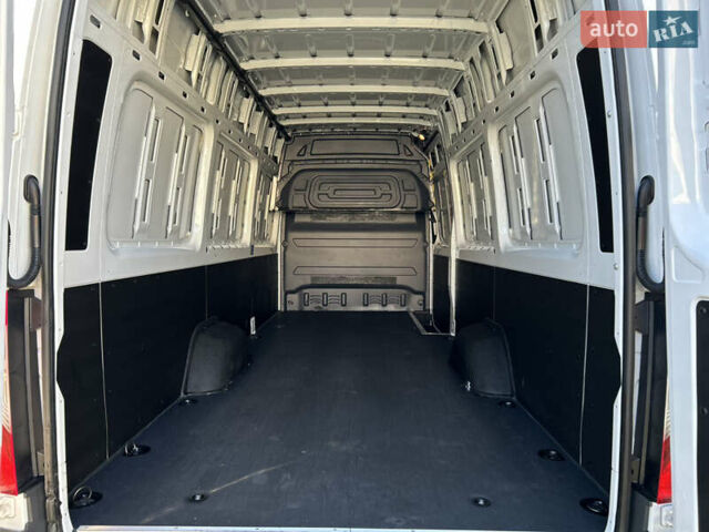 Белый Мерседес Sprinter, объемом двигателя 2 л и пробегом 145 тыс. км за 28999 $, фото 30 на Automoto.ua