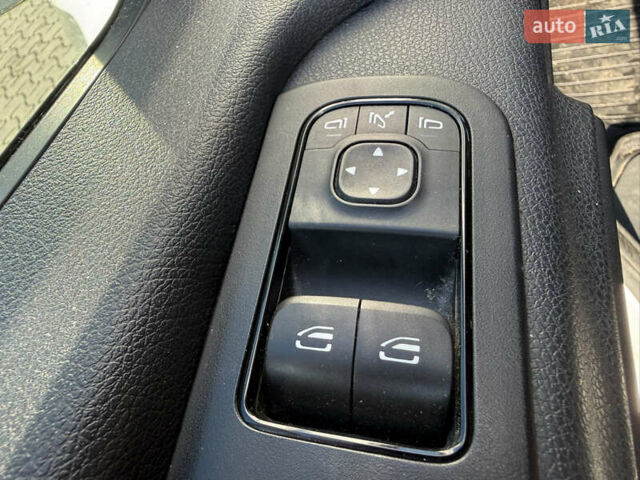 Білий Мерседес Sprinter, об'ємом двигуна 2.99 л та пробігом 525 тис. км за 30500 $, фото 11 на Automoto.ua