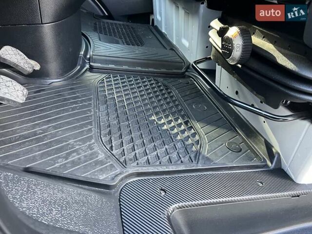 Білий Мерседес Sprinter, об'ємом двигуна 1.95 л та пробігом 162 тис. км за 30900 $, фото 39 на Automoto.ua