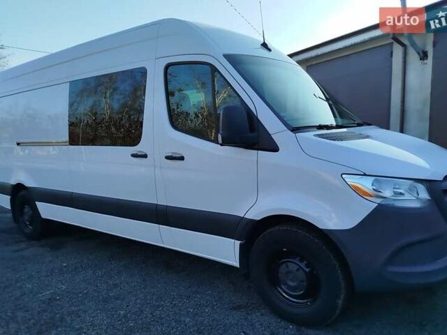 Белый Мерседес Sprinter, объемом двигателя 2.99 л и пробегом 129 тыс. км за 42900 $, фото 1 на Automoto.ua