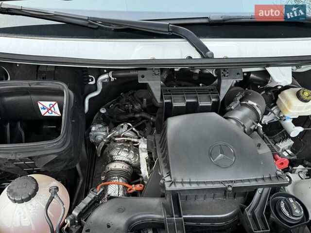 Белый Мерседес Sprinter, объемом двигателя 2 л и пробегом 210 тыс. км за 29850 $, фото 63 на Automoto.ua