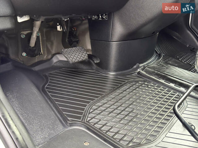 Белый Мерседес Sprinter, объемом двигателя 3 л и пробегом 207 тыс. км за 44500 $, фото 16 на Automoto.ua