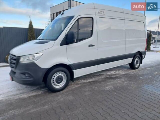 Белый Мерседес Sprinter, объемом двигателя 2.14 л и пробегом 265 тыс. км за 23800 $, фото 1 на Automoto.ua