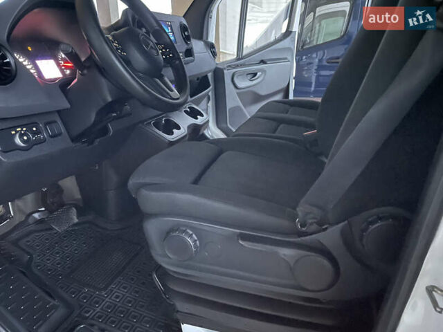 Белый Мерседес Sprinter, объемом двигателя 2 л и пробегом 250 тыс. км за 27900 $, фото 8 на Automoto.ua
