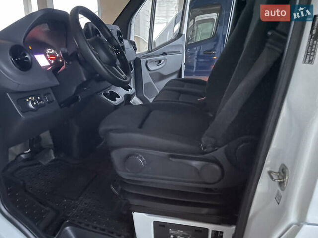 Белый Мерседес Sprinter, объемом двигателя 2 л и пробегом 250 тыс. км за 27900 $, фото 7 на Automoto.ua