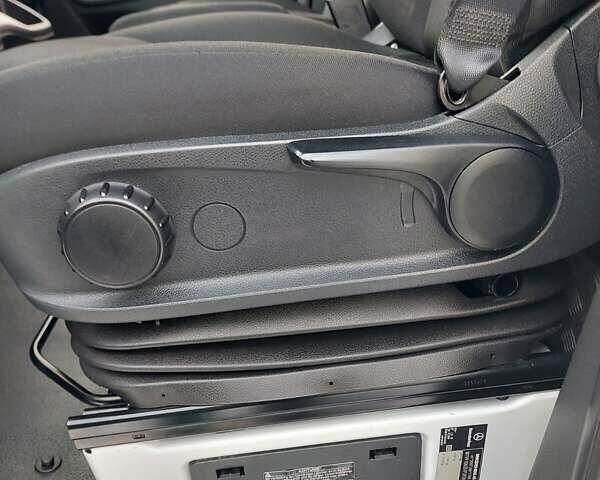 Белый Мерседес Sprinter, объемом двигателя 2.14 л и пробегом 265 тыс. км за 23800 $, фото 29 на Automoto.ua