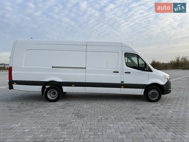 Белый Мерседес Sprinter, объемом двигателя 3 л и пробегом 6 тыс. км за 72000 $, фото 13 на Automoto.ua