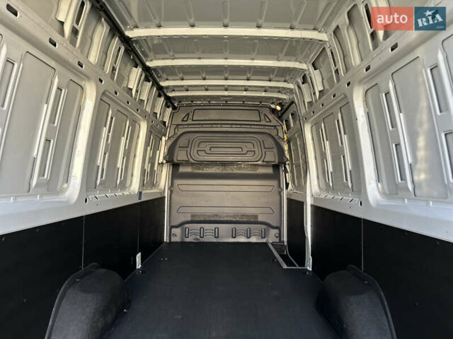 Белый Мерседес Sprinter, объемом двигателя 2 л и пробегом 145 тыс. км за 28999 $, фото 32 на Automoto.ua
