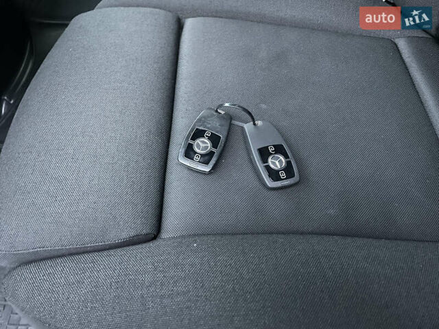 Белый Мерседес Sprinter, объемом двигателя 2.2 л и пробегом 179 тыс. км за 31000 $, фото 14 на Automoto.ua