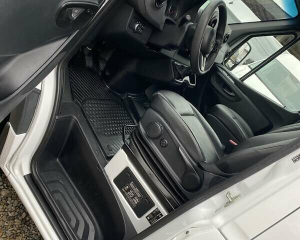 Белый Мерседес Sprinter, объемом двигателя 2.08 л и пробегом 140 тыс. км за 28990 $, фото 57 на Automoto.ua