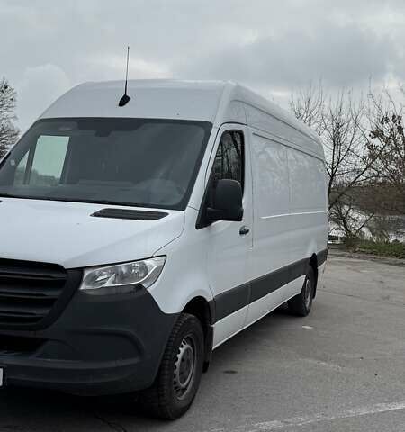 Белый Мерседес Sprinter, объемом двигателя 3 л и пробегом 207 тыс. км за 37000 $, фото 1 на Automoto.ua